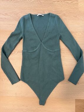 Abercrombie Knit Green Long Sleeve V-Neck Bodysuit
